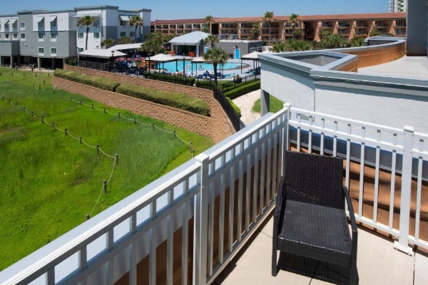 Courtyard by Marriott Galveston Island image 12
